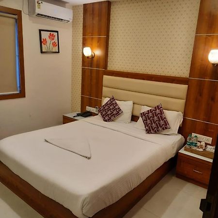 Address 24 Inn Bangalore Buitenkant foto