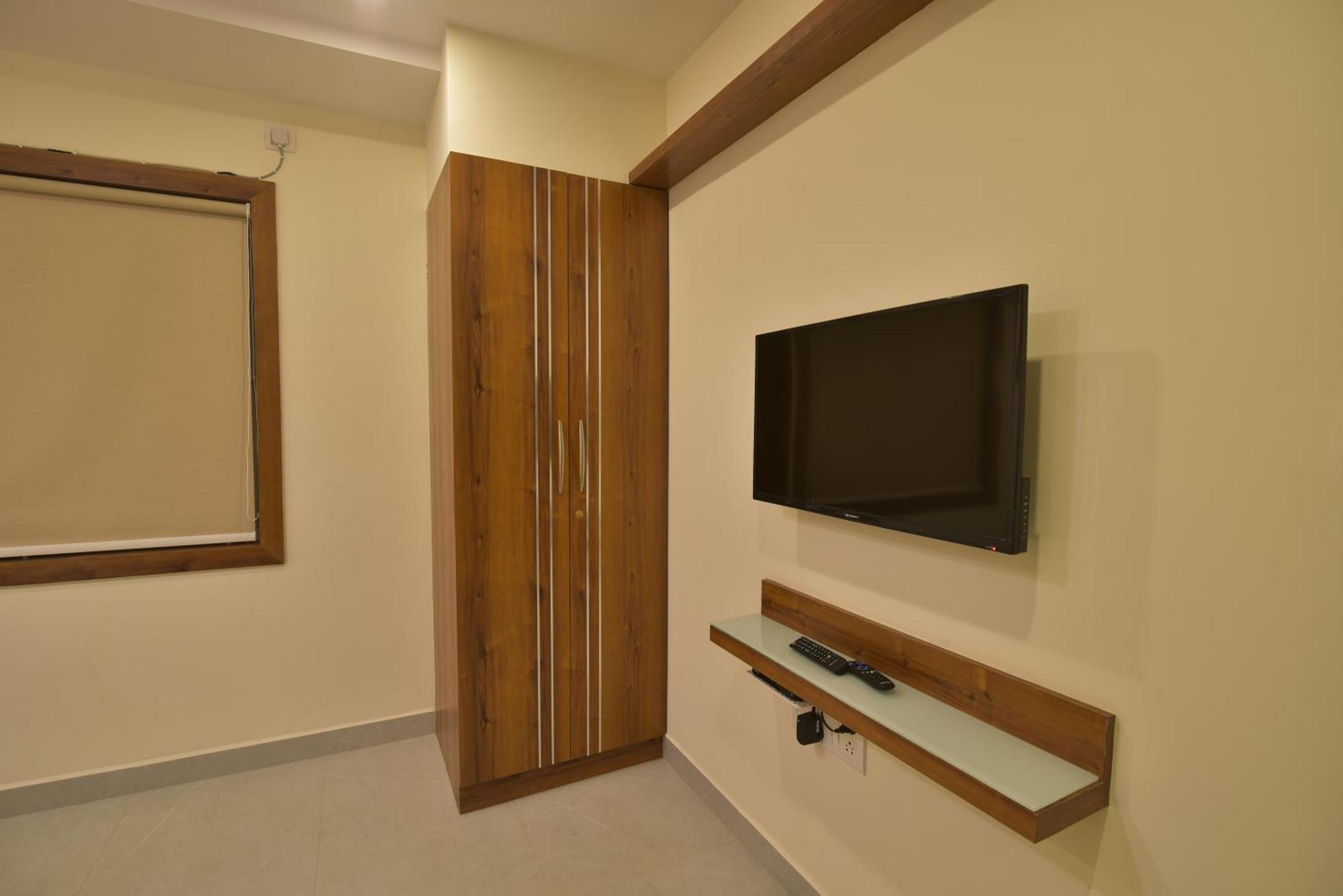 Address 24 Inn Bangalore Buitenkant foto