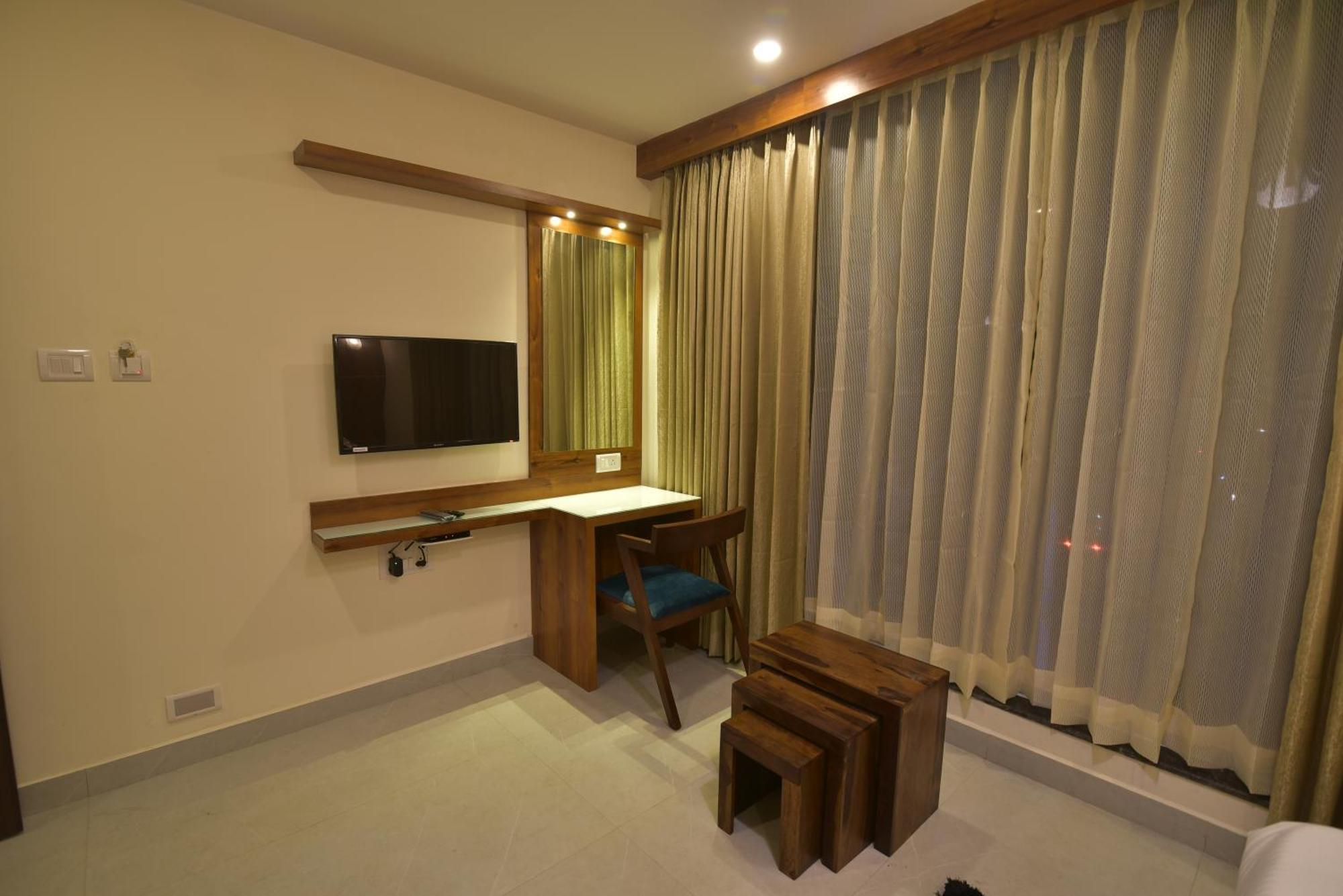 Address 24 Inn Bangalore Buitenkant foto
