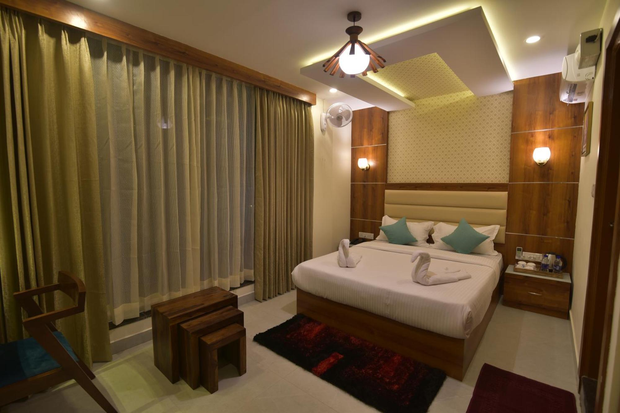 Address 24 Inn Bangalore Buitenkant foto