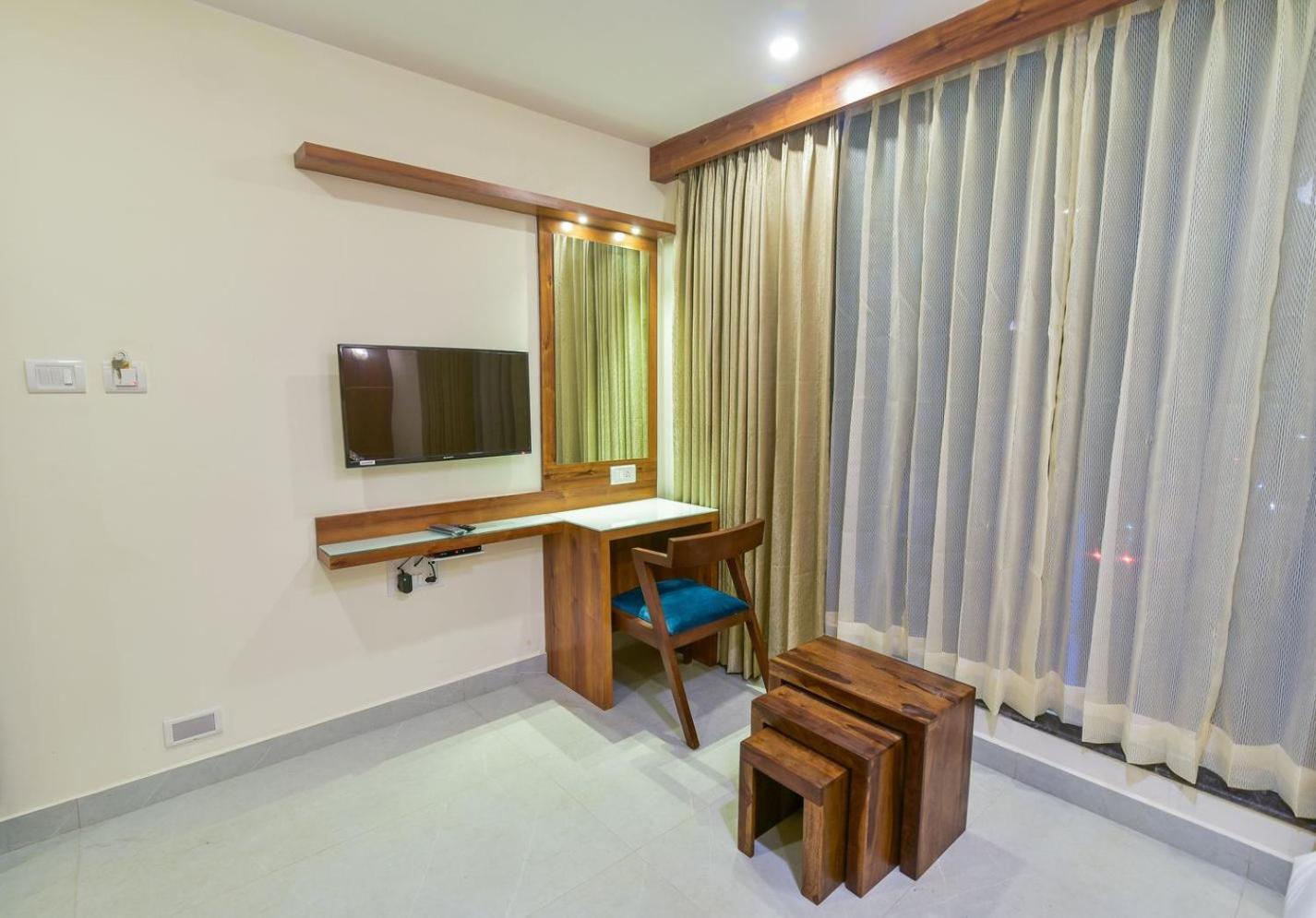 Address 24 Inn Bangalore Buitenkant foto