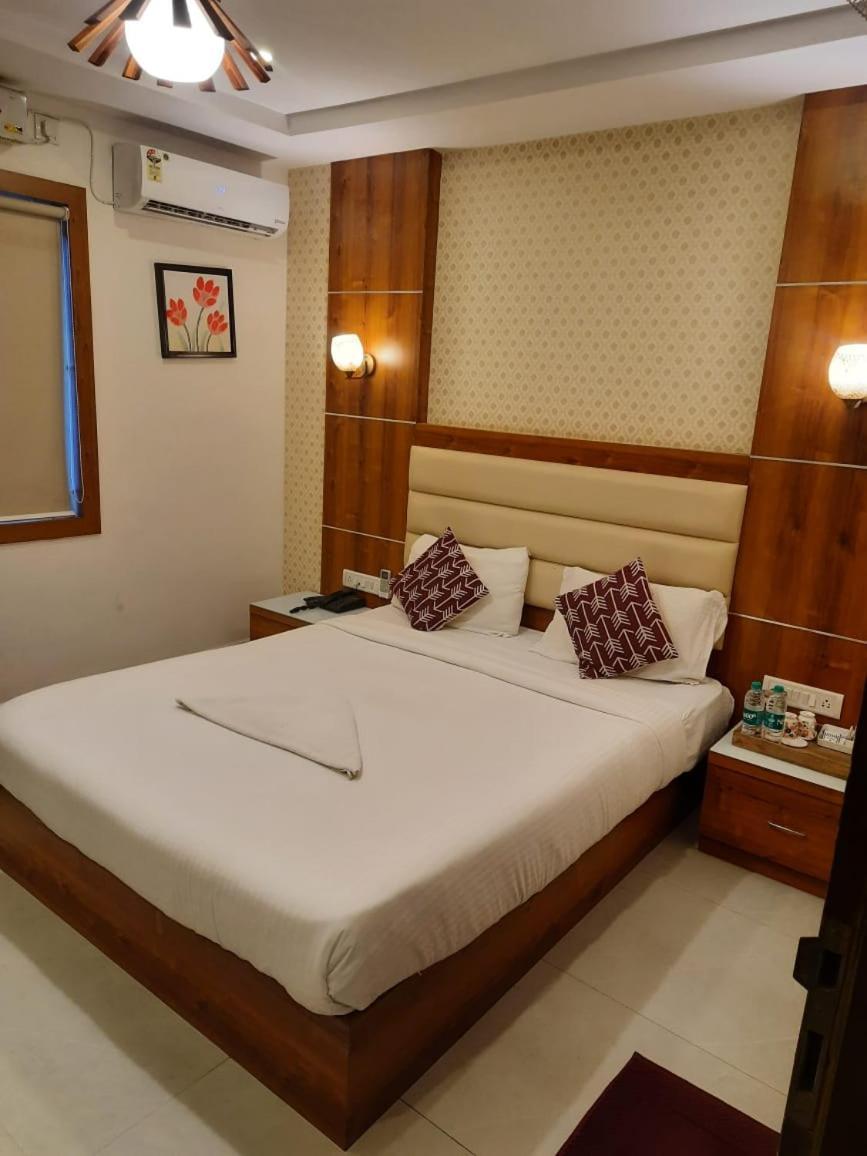 Address 24 Inn Bangalore Buitenkant foto
